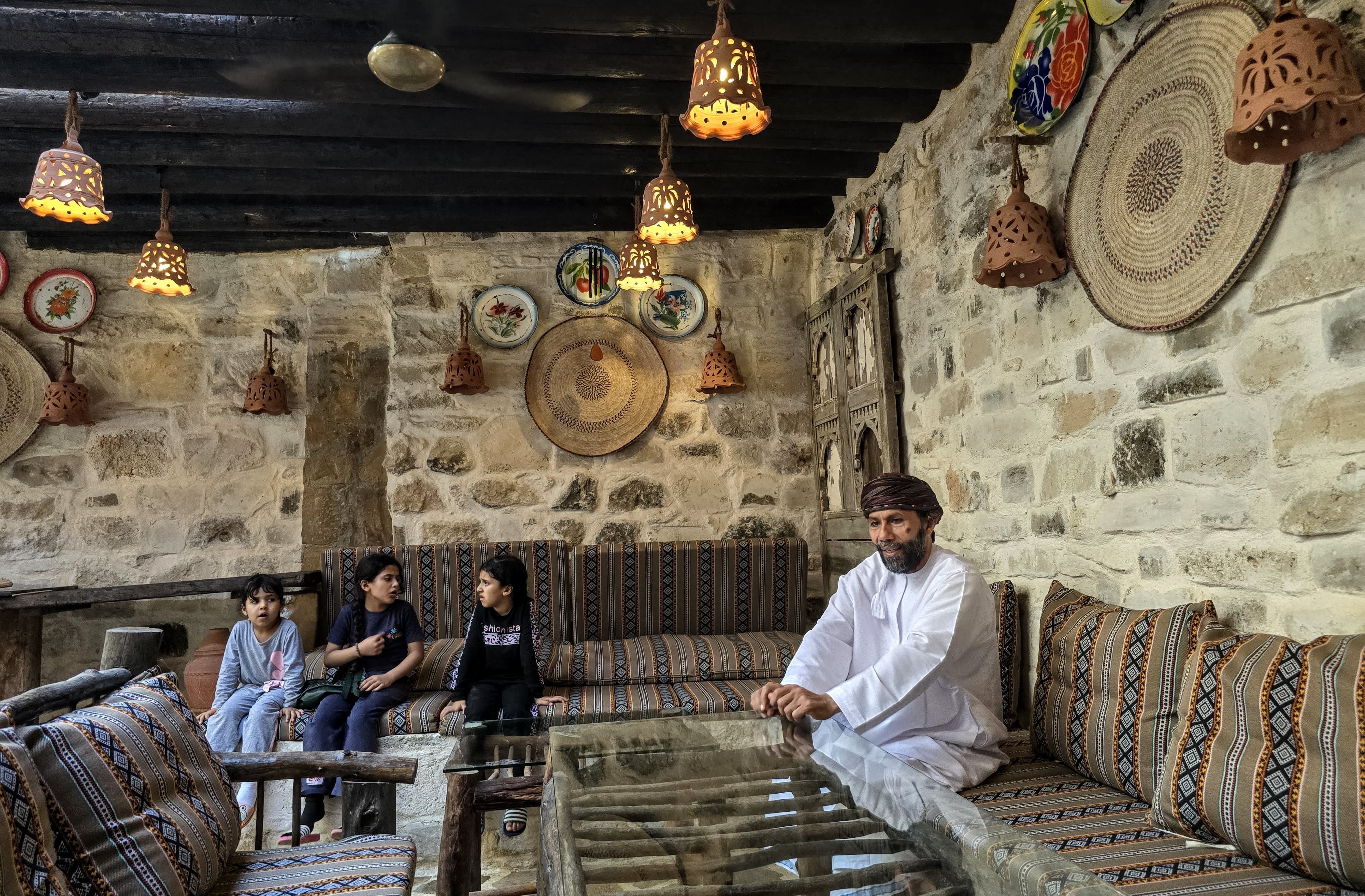 Omán - Výlet do Kufan Home & tradiční pečení chleba - foto 1