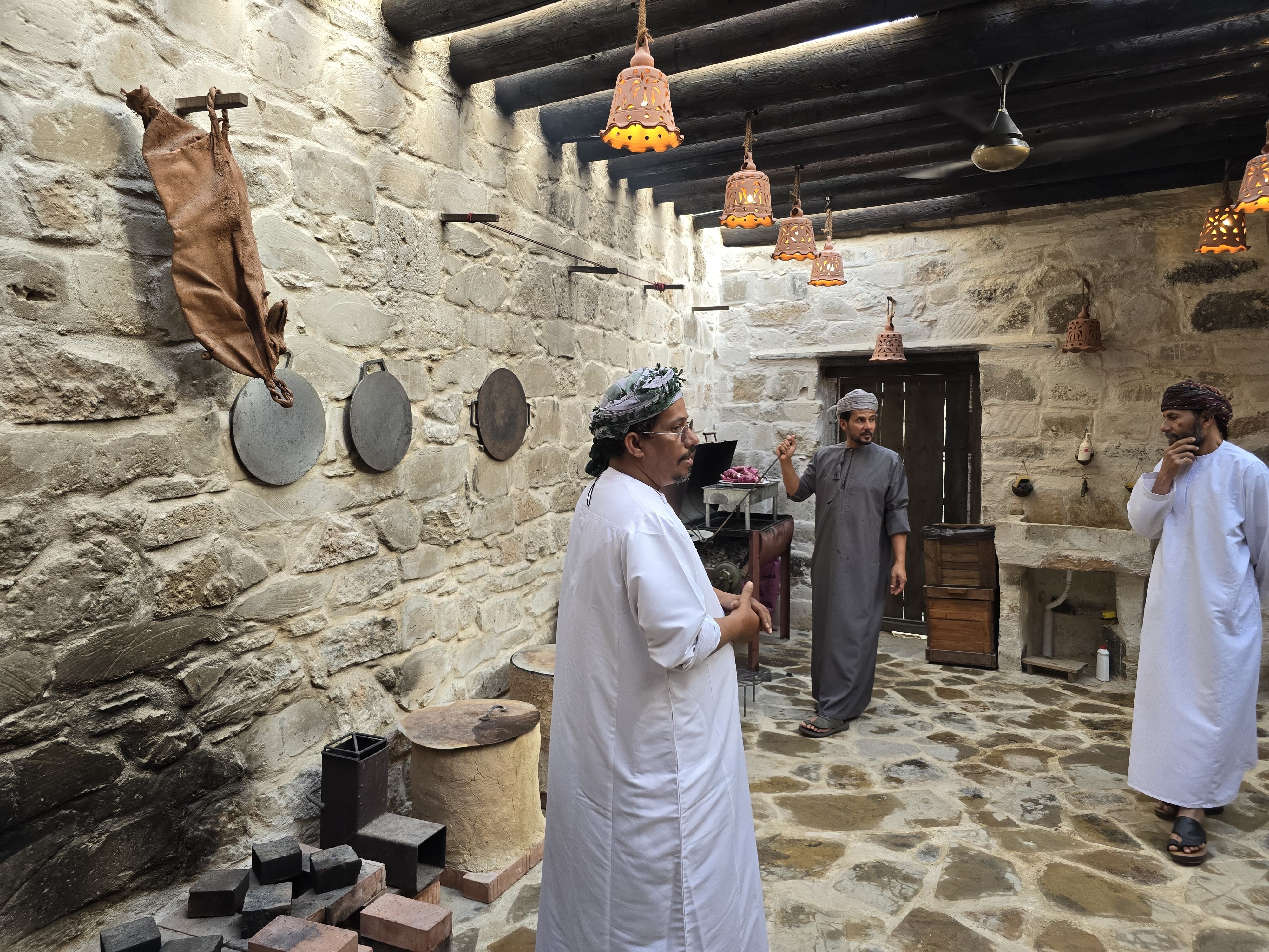 Omán - Výlet do Kufan Home & tradiční pečení chleba - foto 3